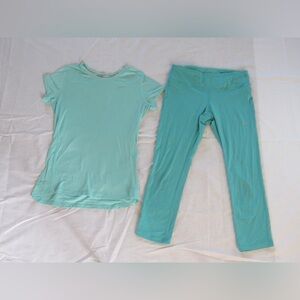 Nike Running Dri-Fit set blue aqua short sleeve with back pocket